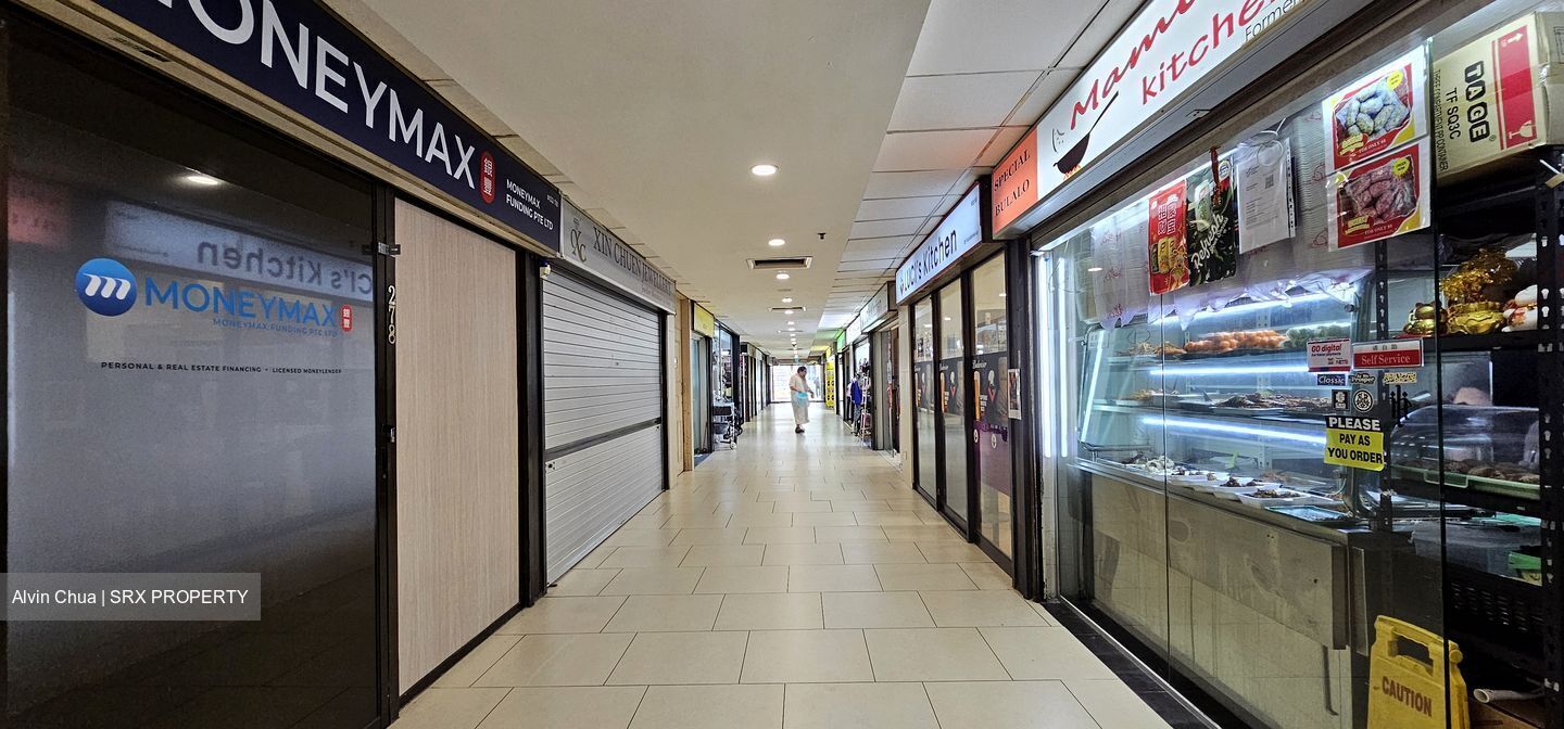 Lucky Plaza (D9), Retail #476262031